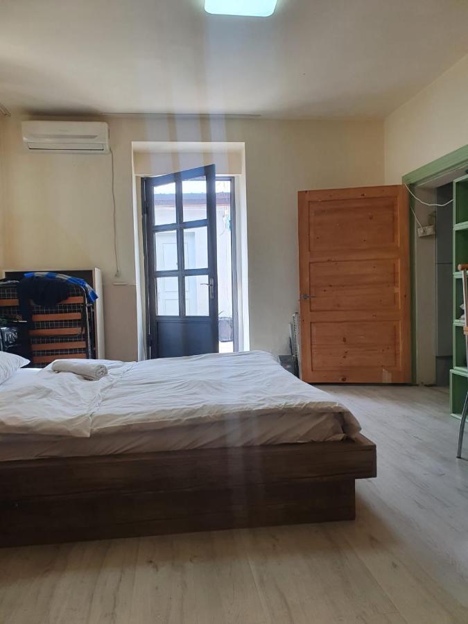 Guest House Zemeli Tbilisi ภายนอก รูปภาพ