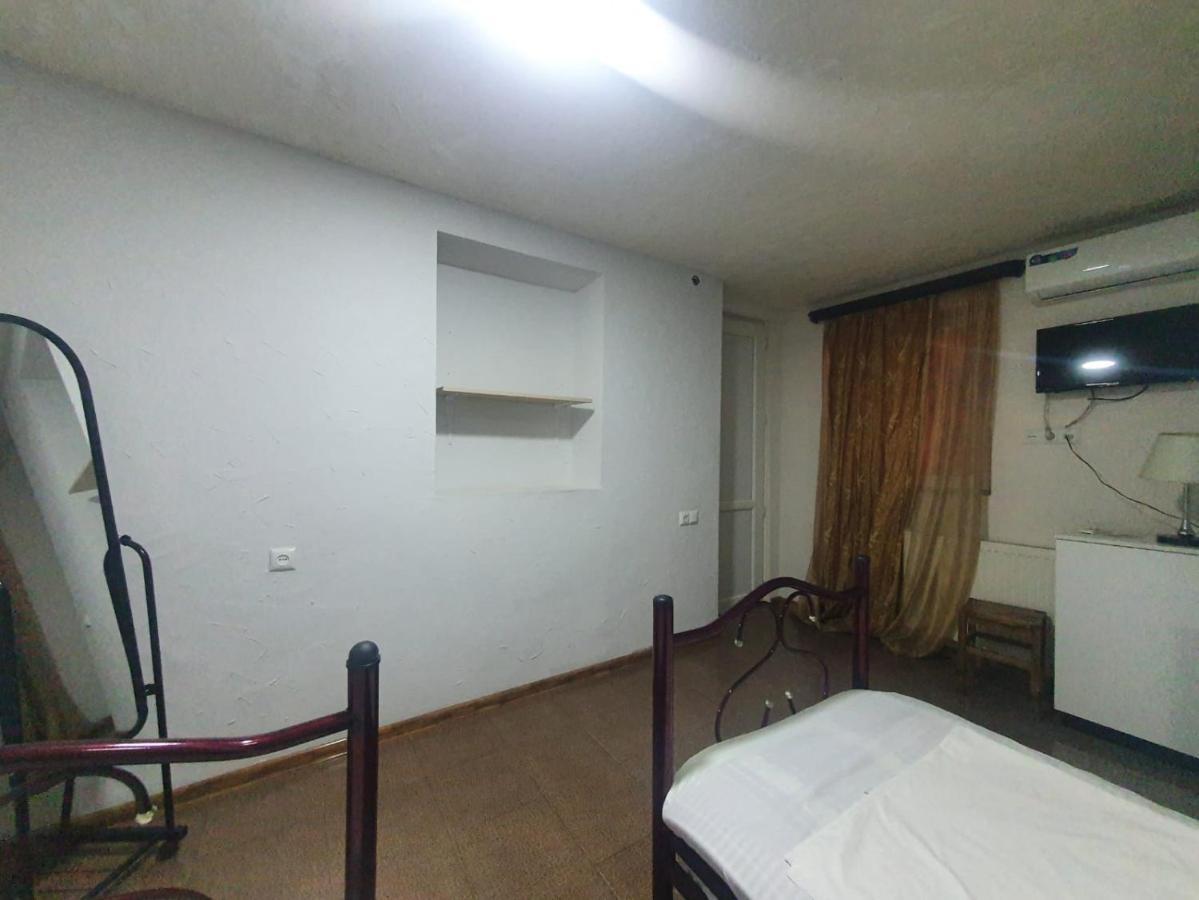 Guest House Zemeli Tbilisi ภายนอก รูปภาพ