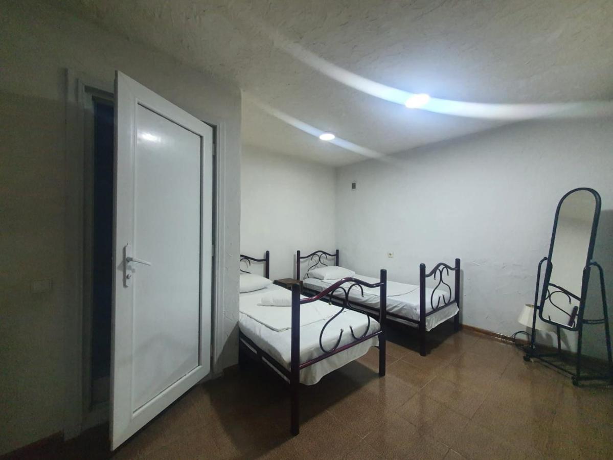 Guest House Zemeli Tbilisi ภายนอก รูปภาพ