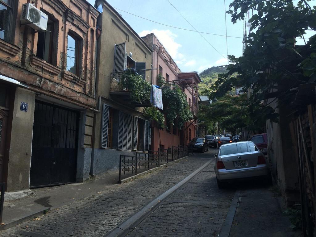 Guest House Zemeli Tbilisi ภายนอก รูปภาพ