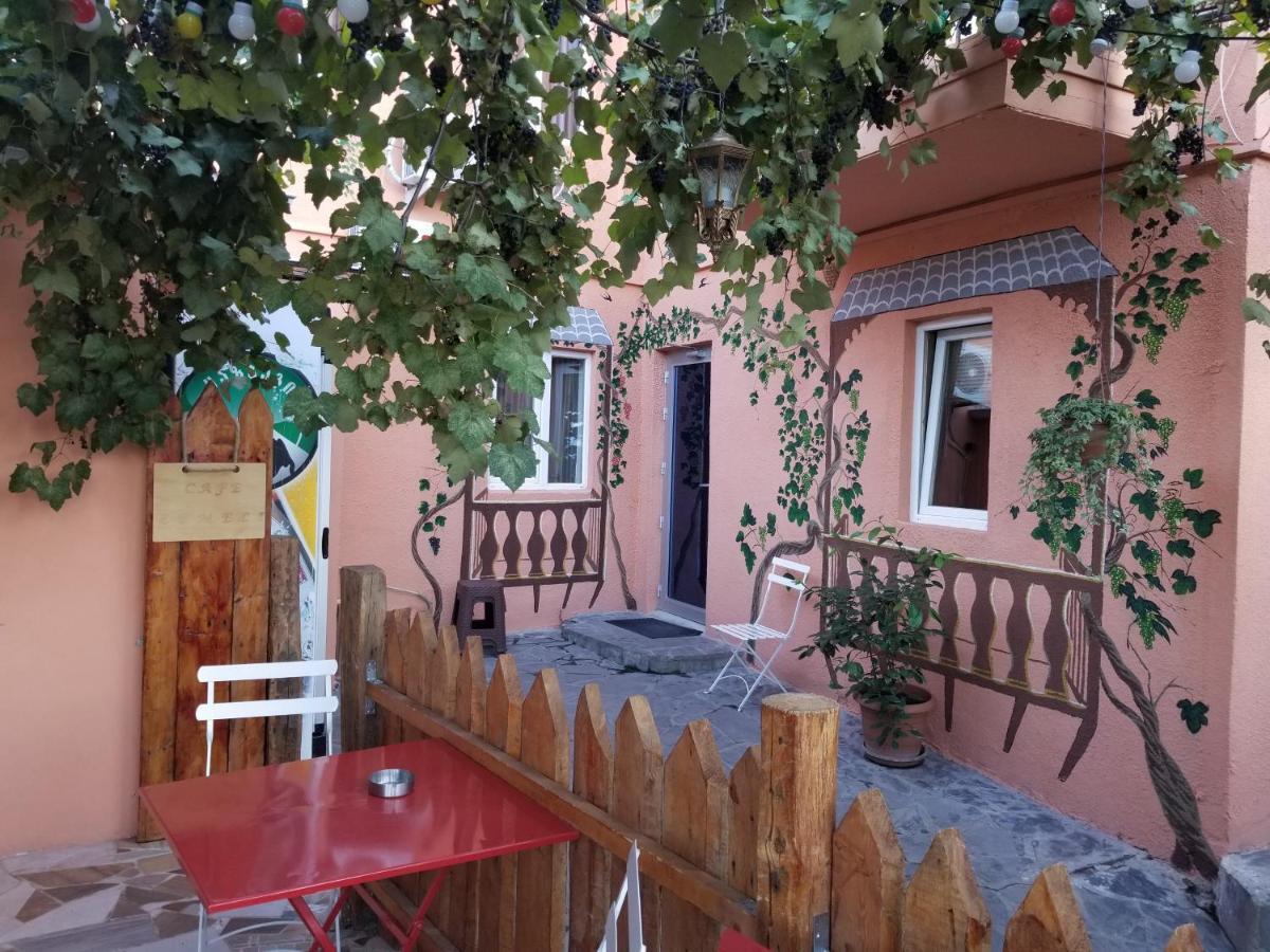 Guest House Zemeli Tbilisi ภายนอก รูปภาพ